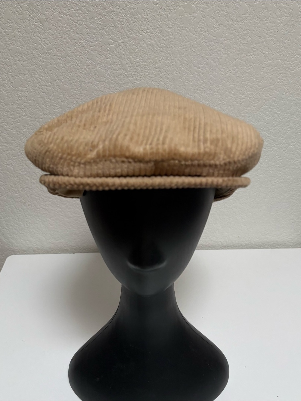 Men's Corduroy Newsboy Cap in Tan - Classic Flat Cap